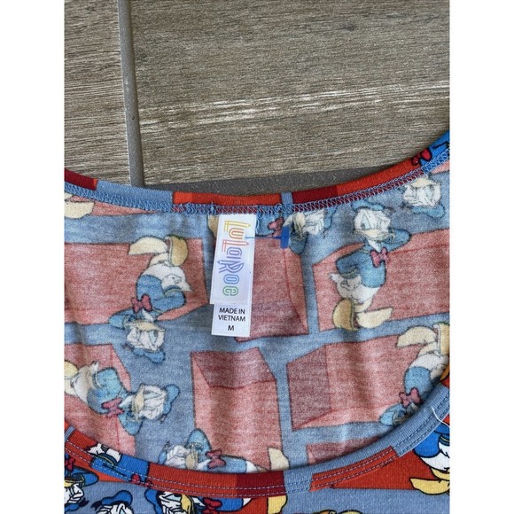 LuLaRoe Disney Shirt Womens Med. Simply Comfortable Donald Duck Oversized Hi-Low - Picture 2 of 6
